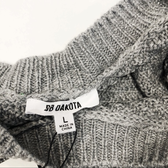 BB Dakota Revolve Sweater Gray Fringe Large NWT - Picture 4 of 9